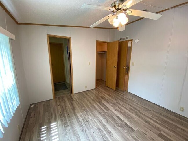 Building Photo - 2/2 Lady Lake Home