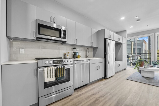 Building Photo - Edgewater Apartments