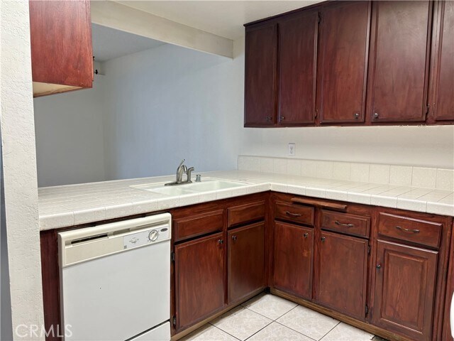 Building Photo - 1683 N Mountain Ave