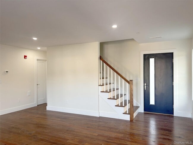 Building Photo - 15 Baylis Ct