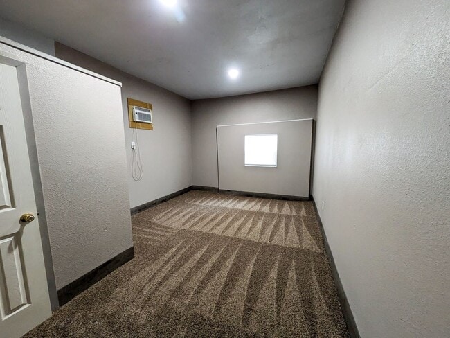 Building Photo - 3885 Park St