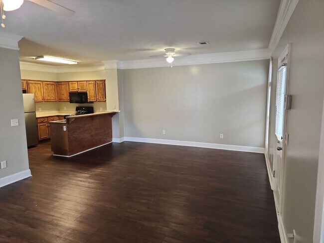 Building Photo - Prime North Columbus Location – 3 Bedrooms, 2 Baths - COMING SOON!