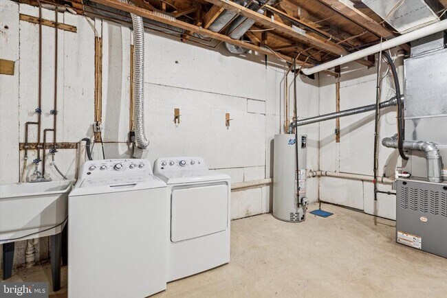 Building Photo - 214 Troon Ct
