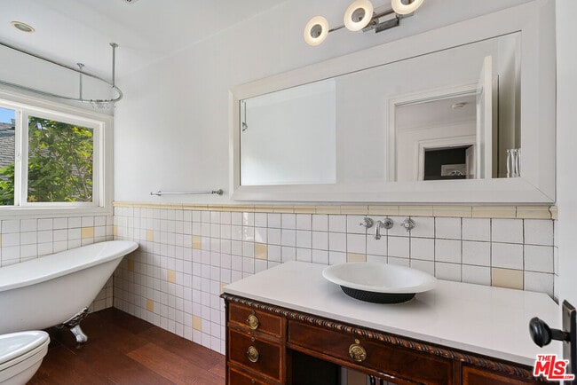 Building Photo - 4920 Marathon St