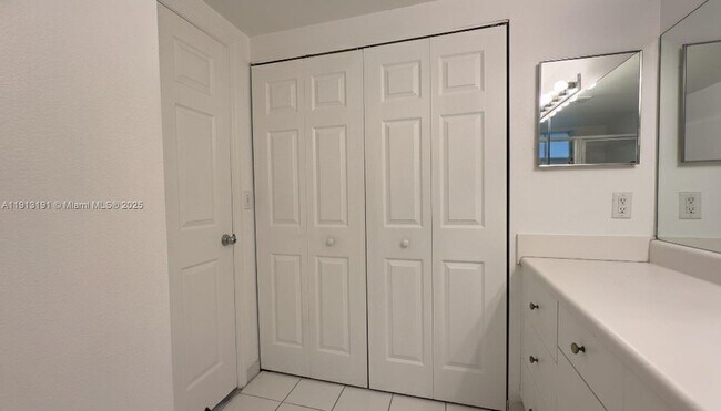 Building Photo - 2120 W Preserve Way