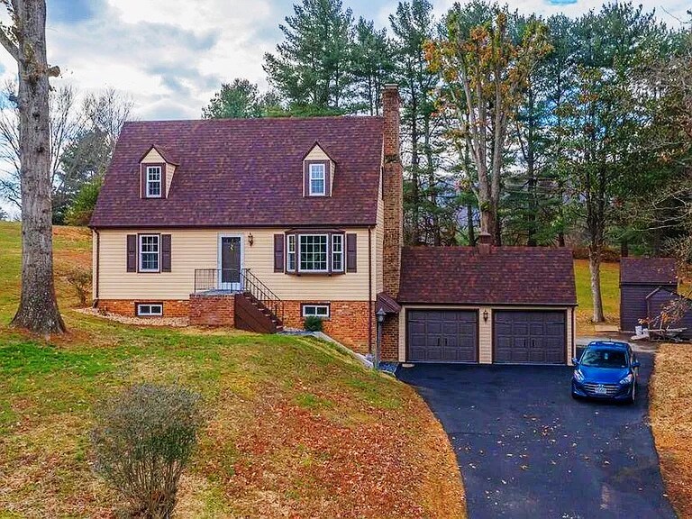 Primary Photo - 1043 Glebe Rd