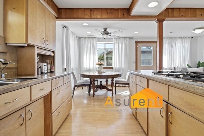Building Photo - Amazing Fully Renovated Custom Furnished H...