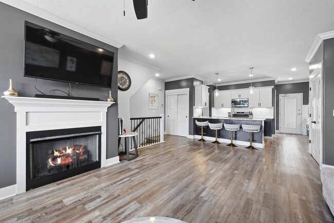 Primary Photo - 1436 Indianola Ave