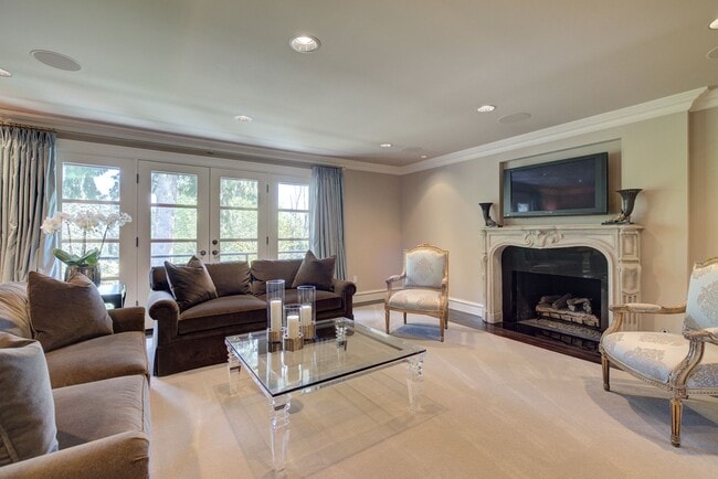 Building Photo - 5bd/4ba Medina Home