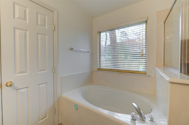 Building Photo - 46 Drifting Shadows Cir