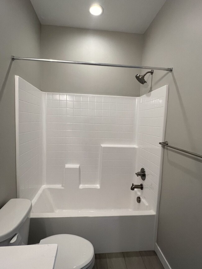 Building Photo - Brand new 3 bed 2.5 bath townhome in Stars...