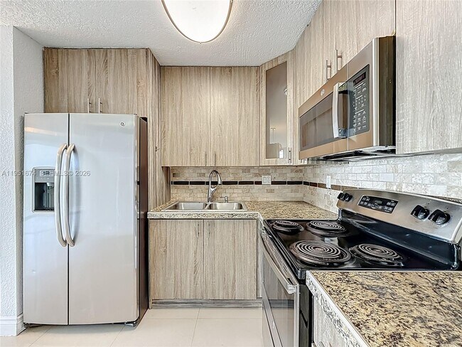 Building Photo - 1800 NW 24th Ave