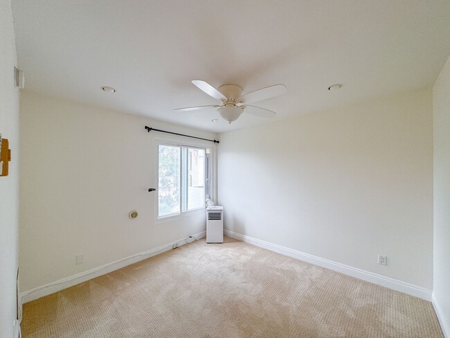 Building Photo - 2bd 2ba in a Great Community of Playa Vista