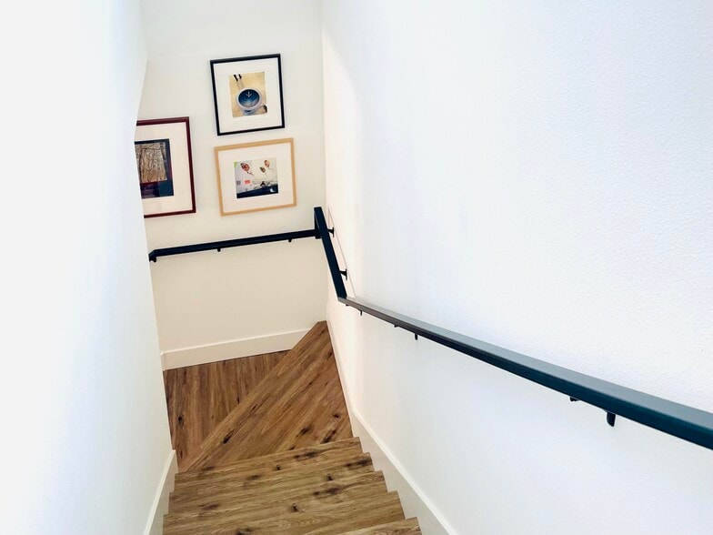 Stairs - 4127 40th Ave SW