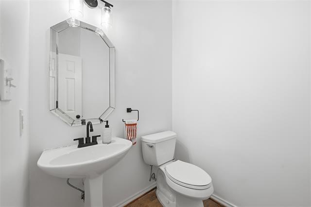 Building Photo - 5955 Rosebud Dr