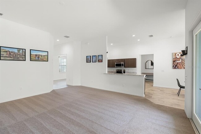 Building Photo - 804 Channing St