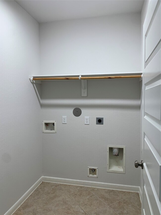 Building Photo - 18807 Fulvetta Haven Way
