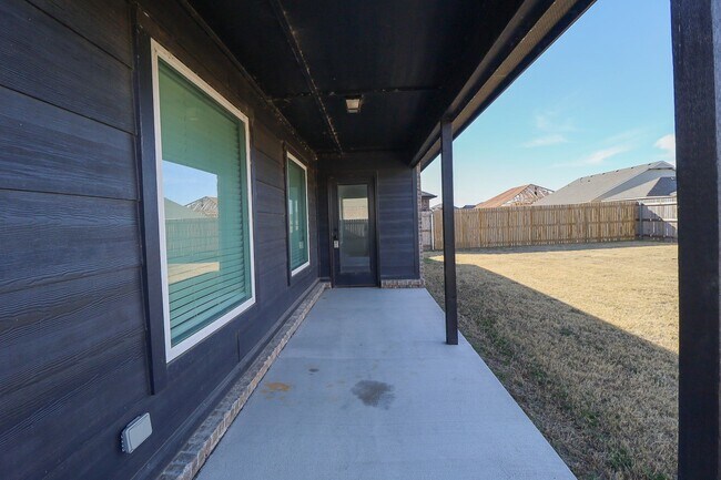 Building Photo - 4 Bed 2 Bath New Construction Home in Bixby