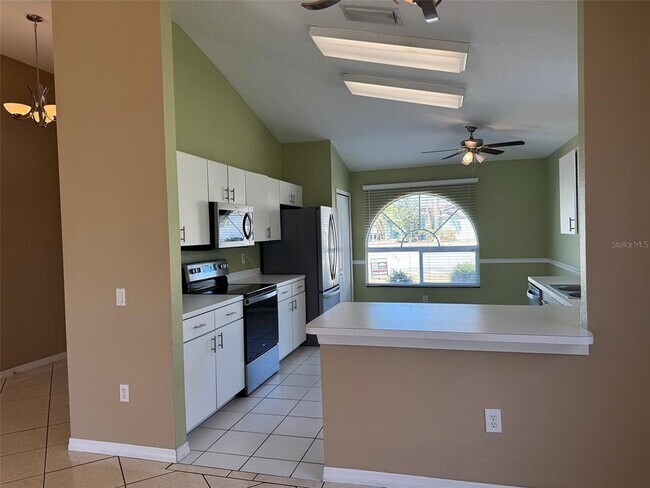 Building Photo - 3425 Canteen Ct