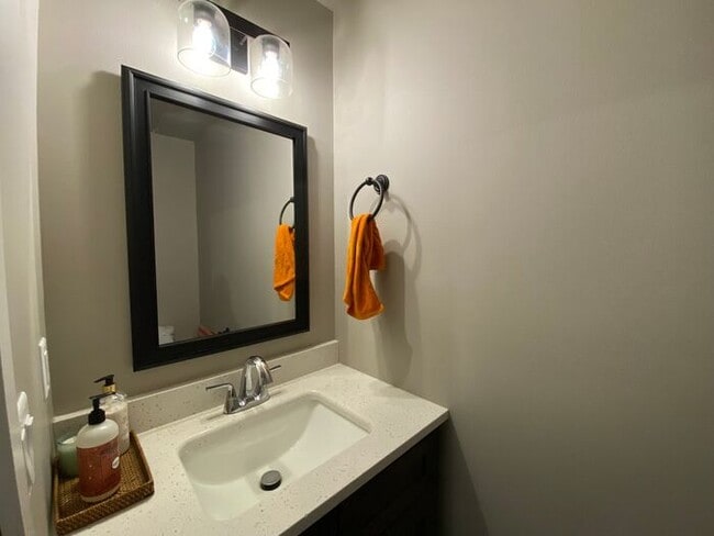 Building Photo - $2,600 | 4 Bedroom, 3.5 Bathroom House | Pets Negotiable | Available for a January 1st, 2026 Move...