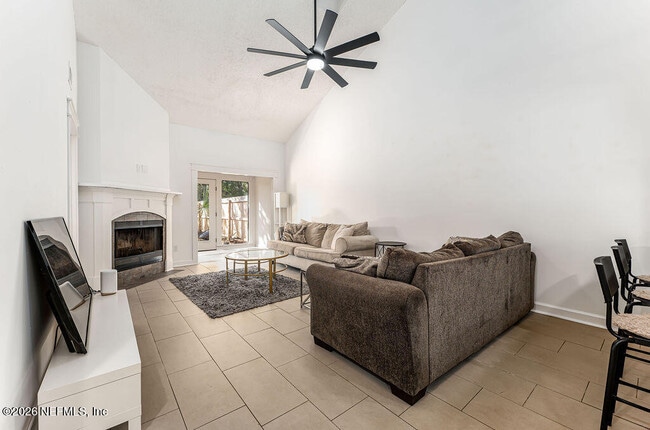 Building Photo - 11442 Squire Way Ln