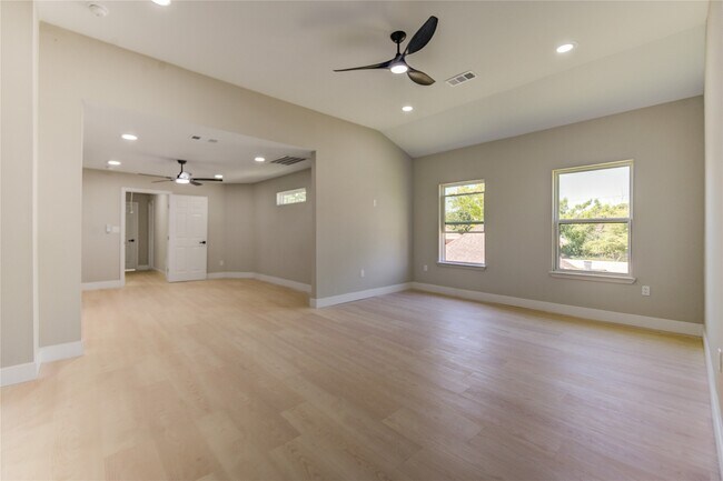 Building Photo - 1901 Canyon Creek Ct