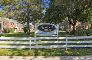 Building Photo - Hollywood Terrace