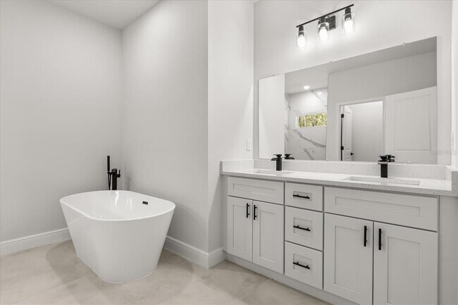 Building Photo - 6761 SW 151 Loop