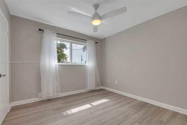 Building Photo - 2845 SW 24th St