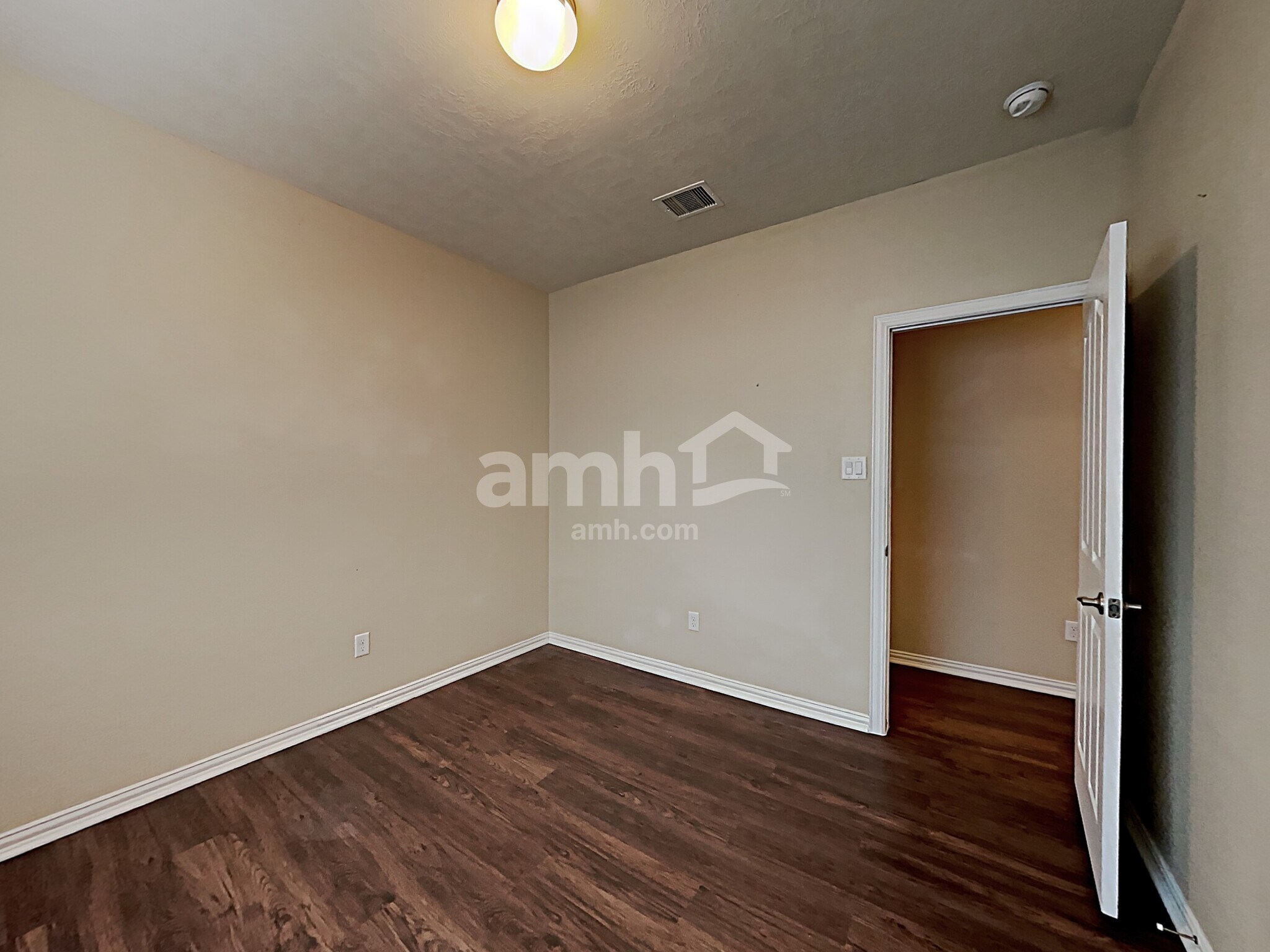 Building Photo - 28914 Hidden Lake Ct