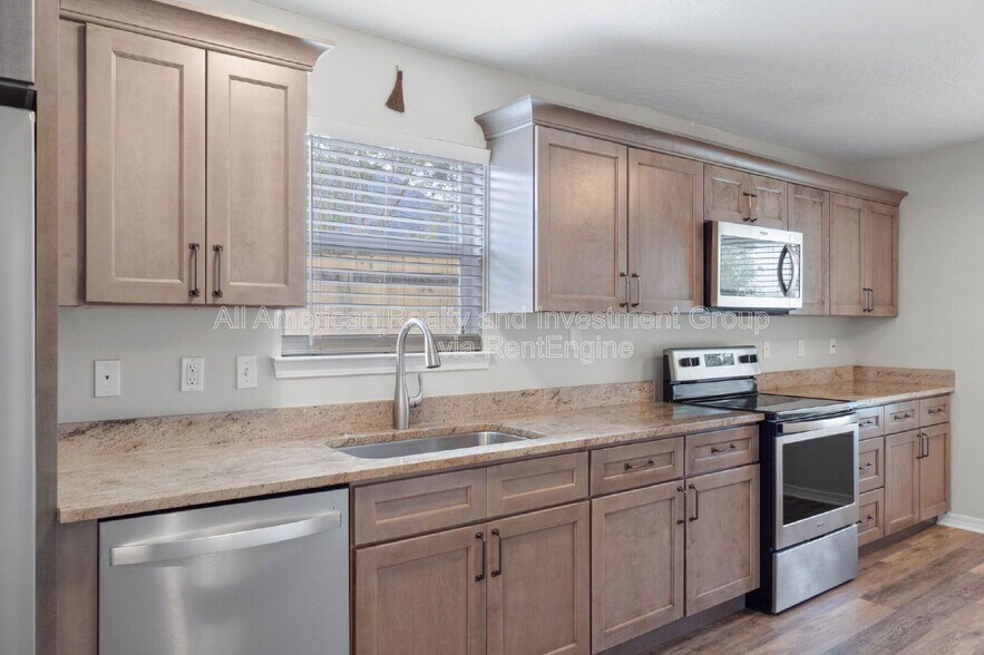 Building Photo - 201 9th Ave