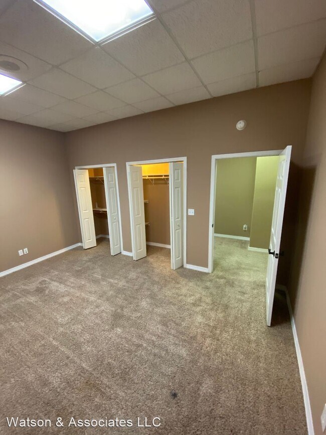 Building Photo - 3 br, 2 bath House - 120 South Commercial St