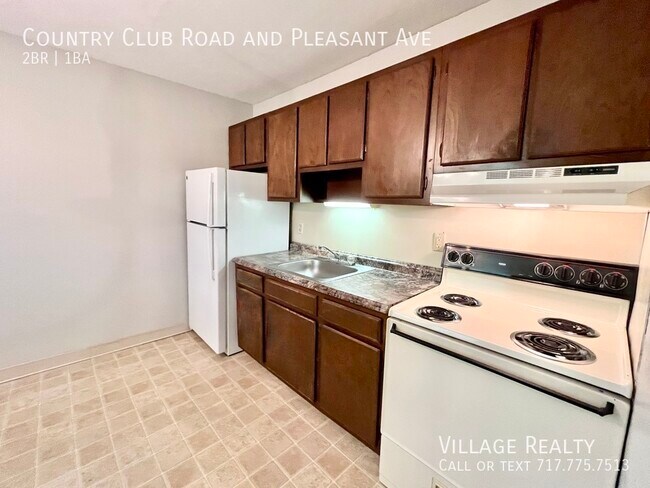 Building Photo - 607 Country Club Rd