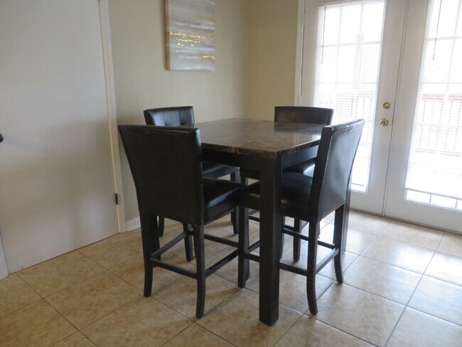 kitchen eating area - 3755 Cedar Hurst Way