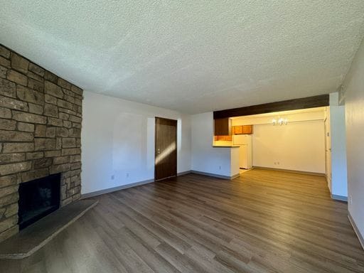 Building Photo - Lovely 1 Bedroom, 1 Bathroom Lakewood Condo! Community POOL!!!