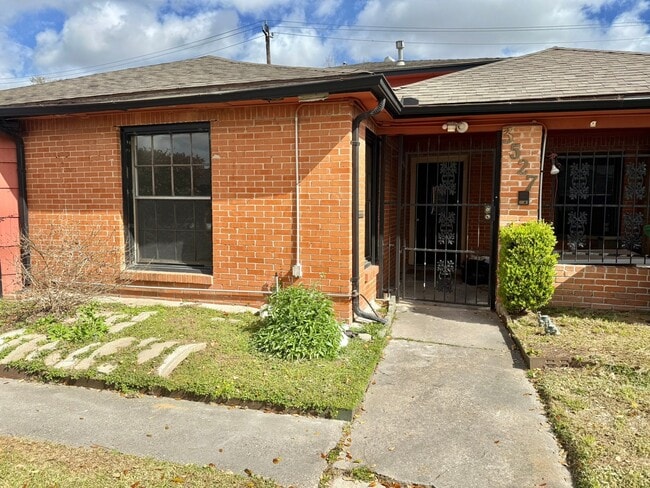 Building Photo - 3527 Rosedale St