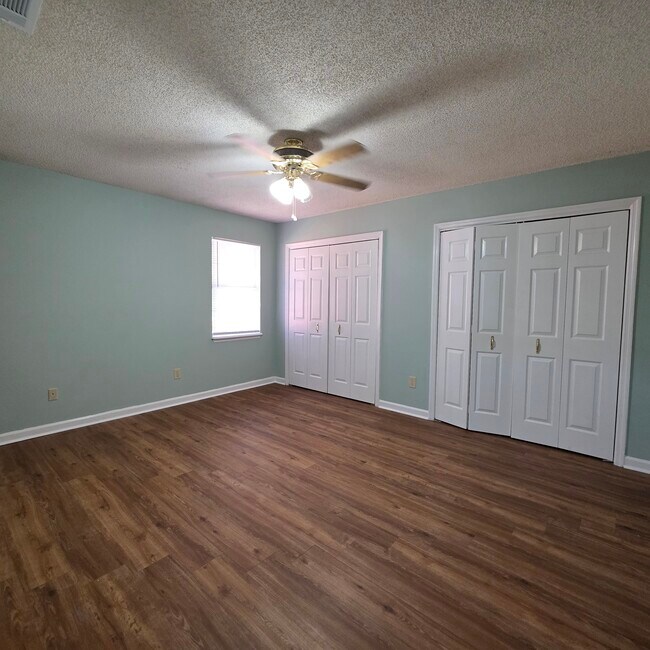Building Photo - 3114 Fernridge Dr