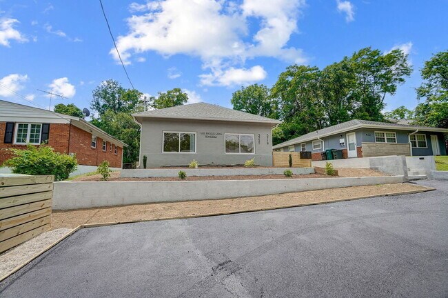 Building Photo - 3719 Kirkup Ave