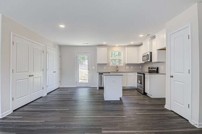 Building Photo - 3155 Misty Ridge Dr