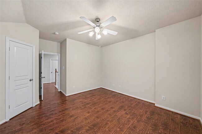 Building Photo - 17422 Memorial Blossom Dr