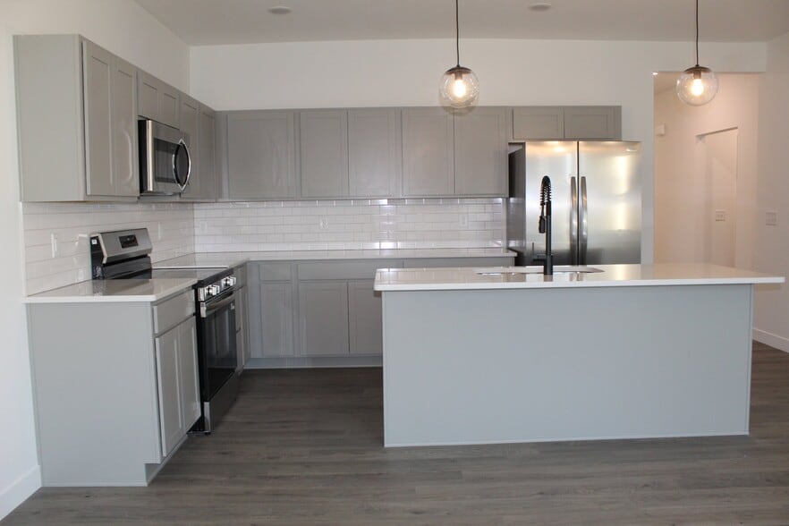 Building Photo - 27309 E Acacia Dr