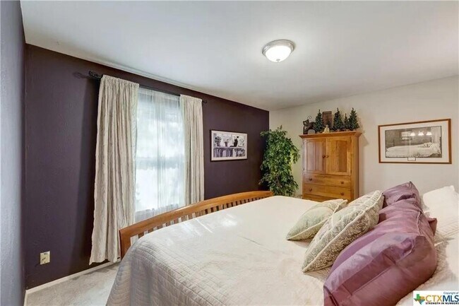 Building Photo - 13218 Villa Park Dr