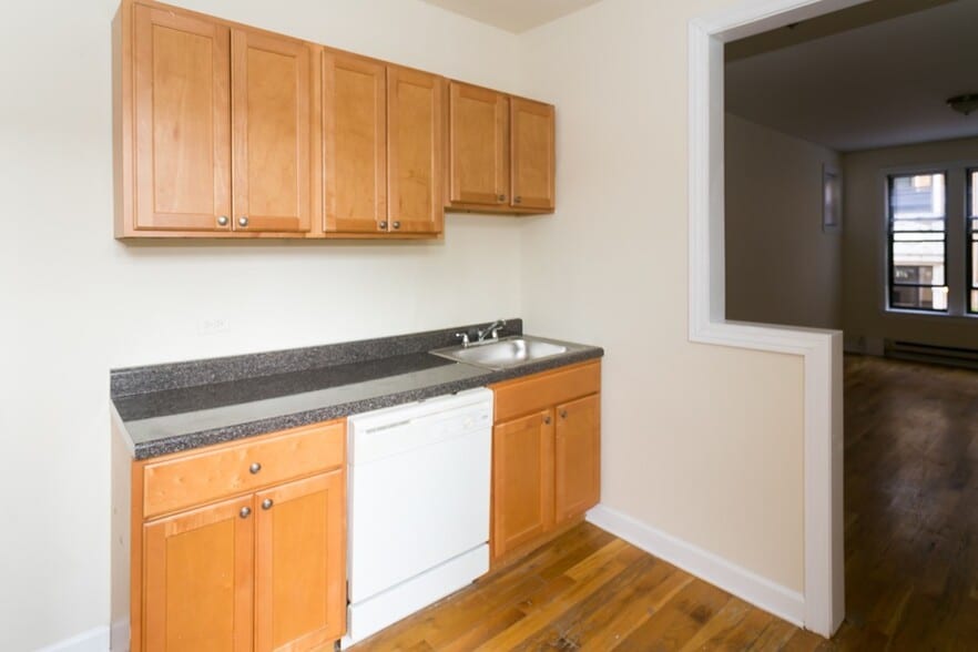 Building Photo - 720 W Barry Ave