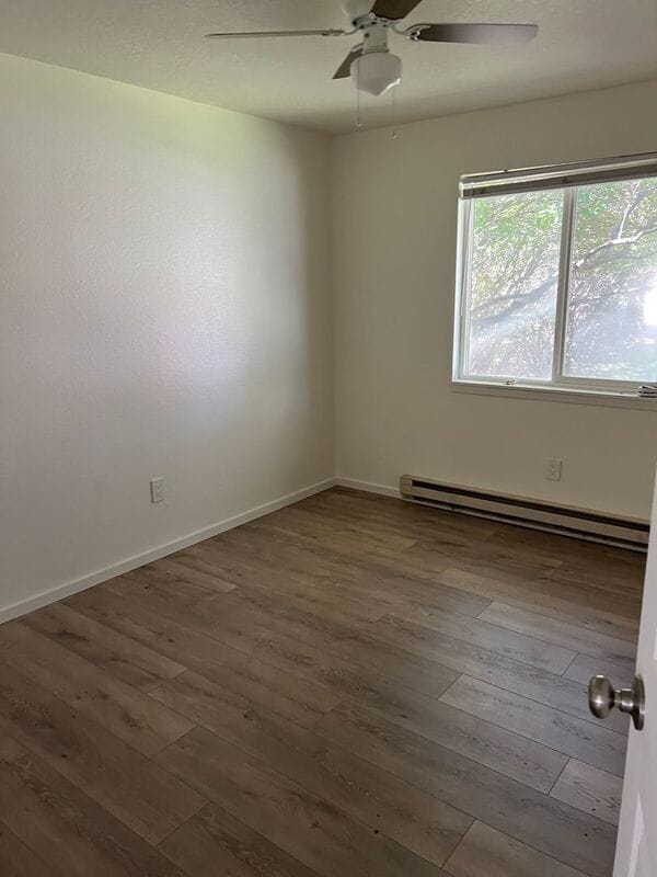 Building Photo - 1760 S Barlow Ln