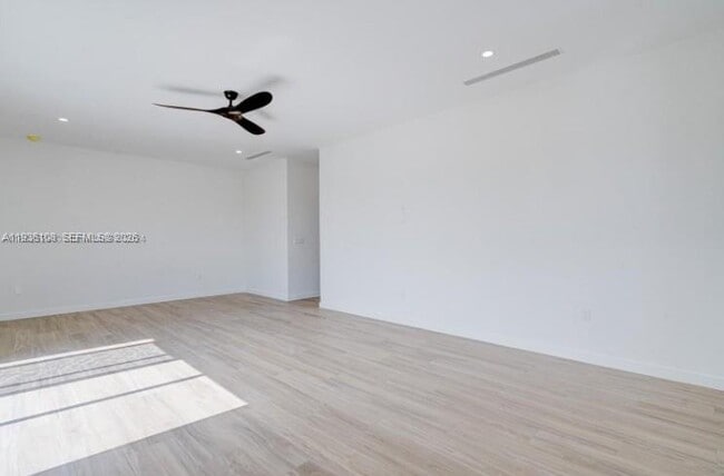 Building Photo - 3904 SW 137th Ct