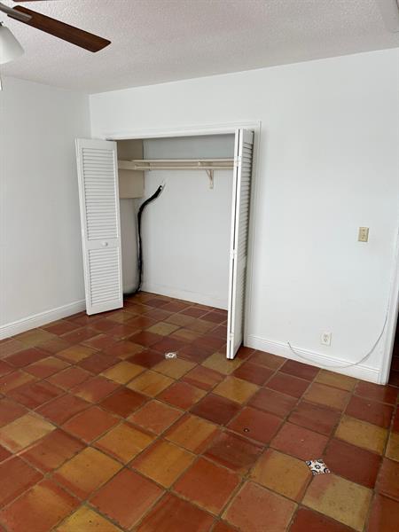 Building Photo - 400 SE 3rd Ave