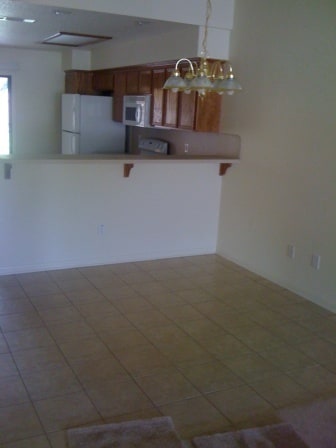 Building Photo - 910 Crymes Ln