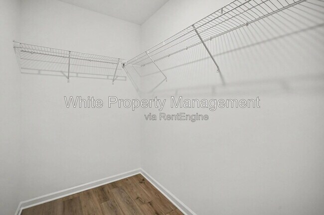 Building Photo - 319 W 18th St