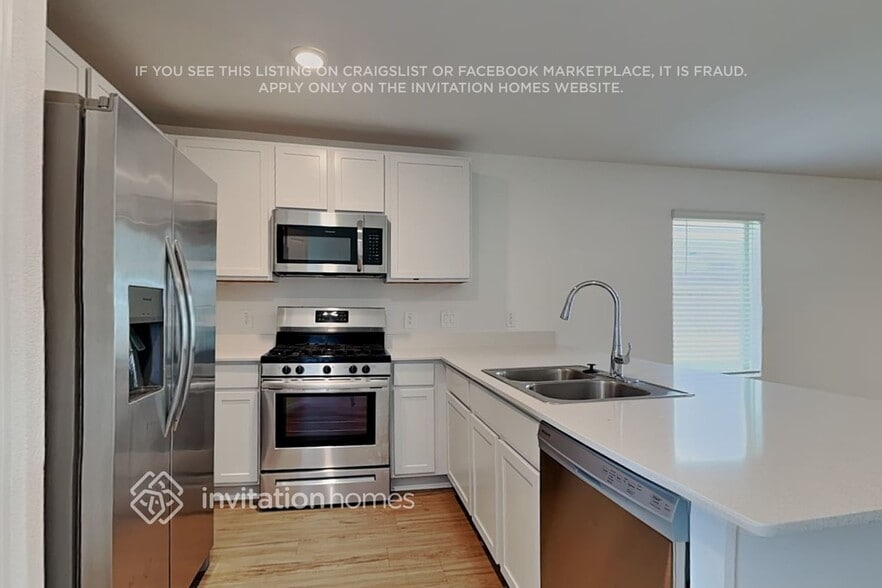 Building Photo - 18811 Charter Elm Dr