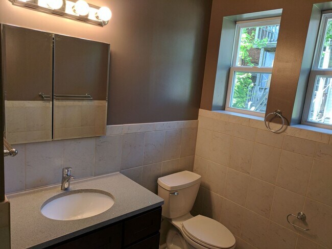 Building Photo - 3221 Guilford Ave